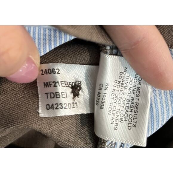 Peter Millar Crown Crafted Brown 100% Poly Pleated Men's Chino Pants Size 40/32 - Picture 3 of 6